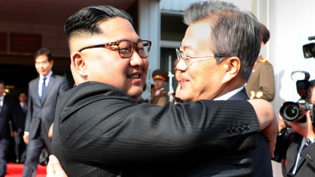 ROK President Moon Jae-in met with DPRK leader Kim Jong Un