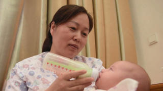 Barriers to breastfeeding squeeze US moms despite popularity