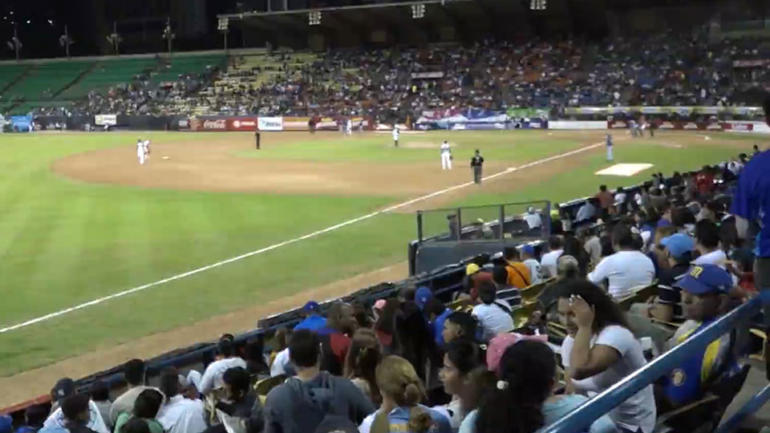 Venezuelan baseball an escape & reminder of economic crisis