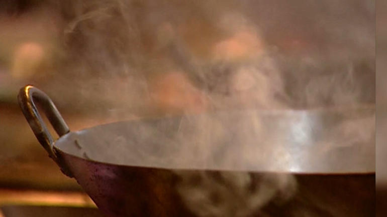 Man devotes lifetime to the art of wok-making