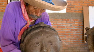 Blind sculptor in Mexico inspires with clay art of indigenous people