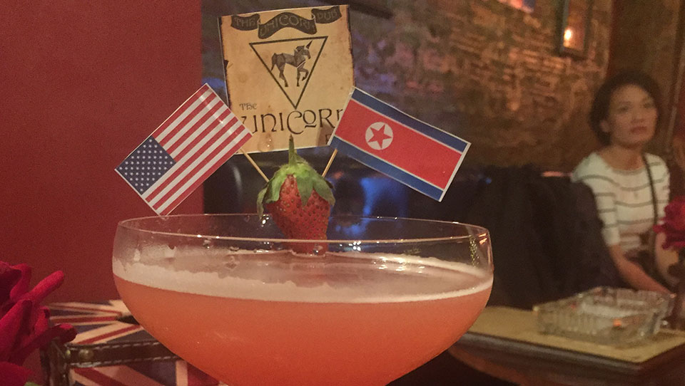 Hanoi pub offers "Rock it, man" cocktails ahead of summit 