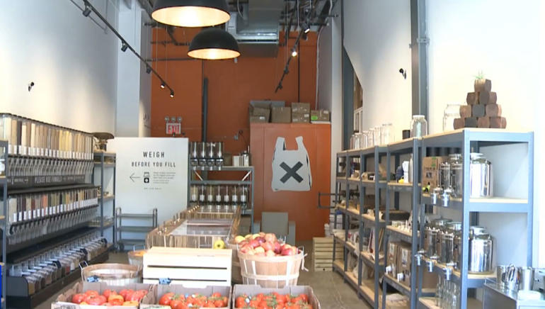 'Zero waste' grocery stores shaking off plastic