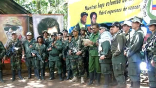 Former FARC commander threatens landmark peace agreement