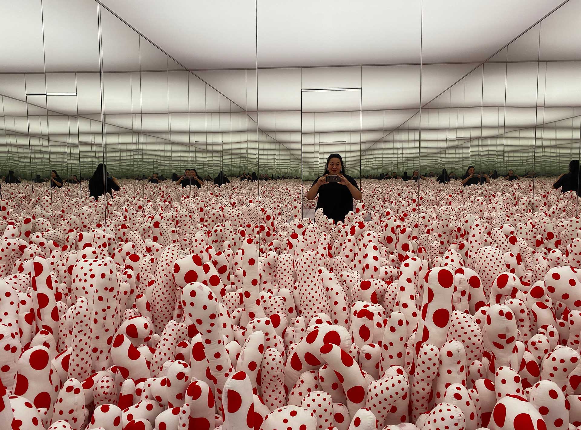 Yayoi Kusama “Phalli’s Field” | CGTN America