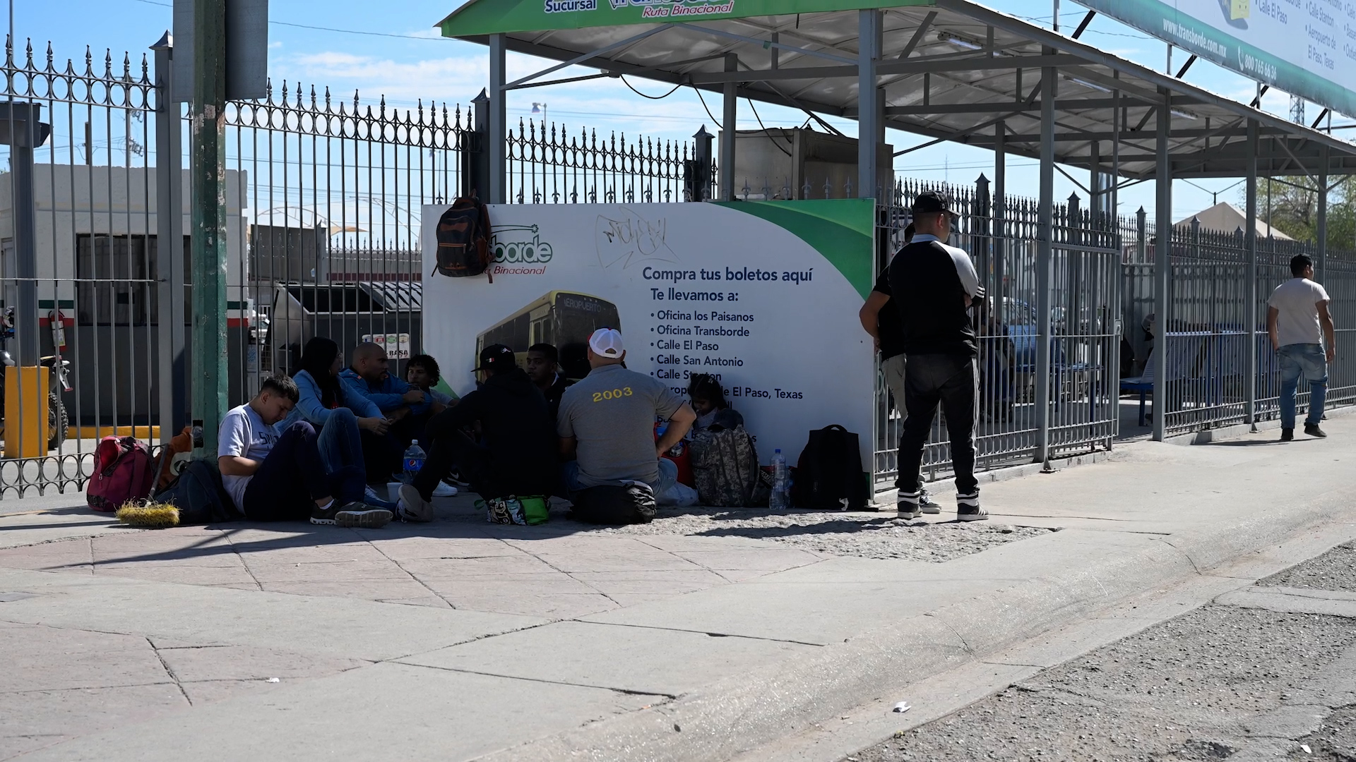 Surge in migrants overwhelms U.S.-Mexico border