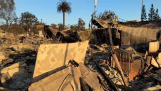 LA residents return to Pacific Palisades after fire