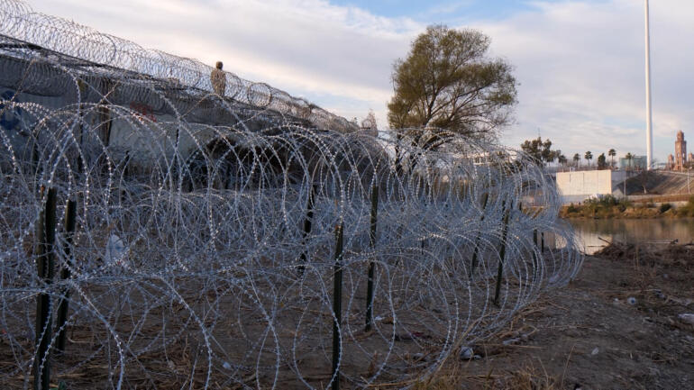 U.S. troop deployment increases at U.S.-Mexico border