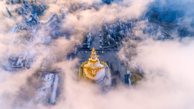 Eemeishan or Mount Emei rises in Emeishan City, Sichuan Province, with its highest peak being 3,099 meters above sea level. (Photo from CFP) Eemeishan or Mount Emei